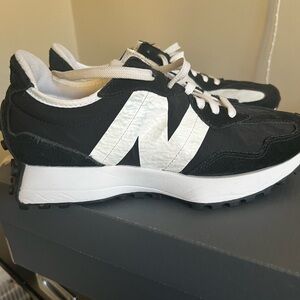 Newbalance 327s